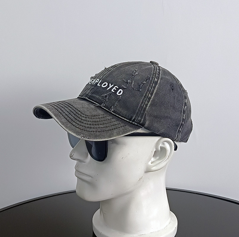 Daewen# washed cap with embroidery and distressed details