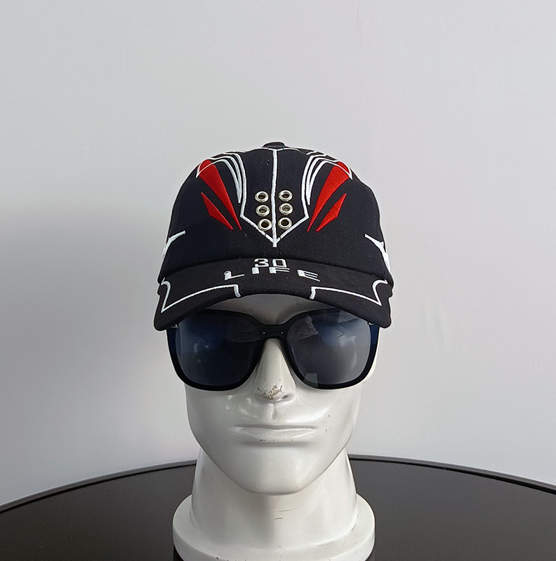 Daewen# baseball cap with colorful embroidery