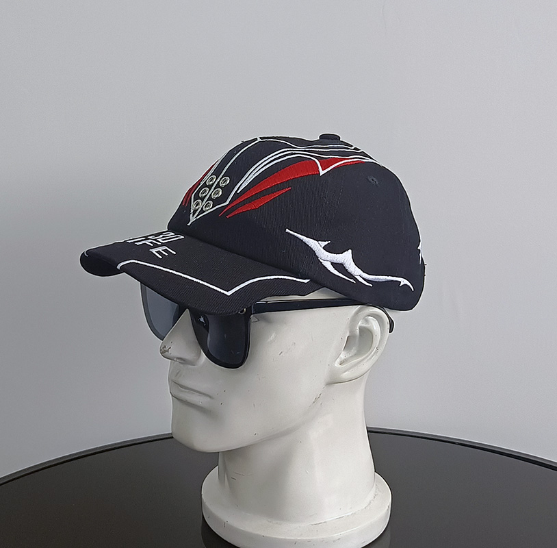 Daewen# baseball cap with colorful embroidery