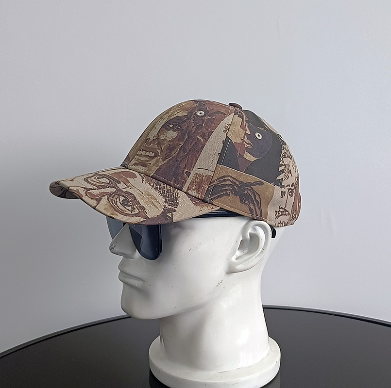 Daewen# baseball cap with brown-toned vintage portrait patterns
