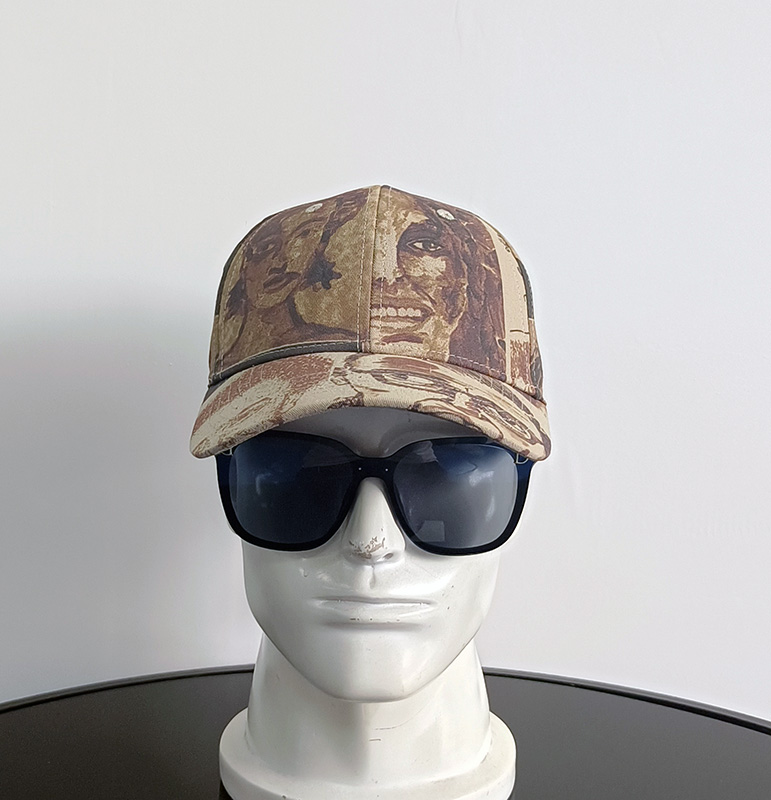 Daewen# baseball cap with brown-toned vintage portrait patterns