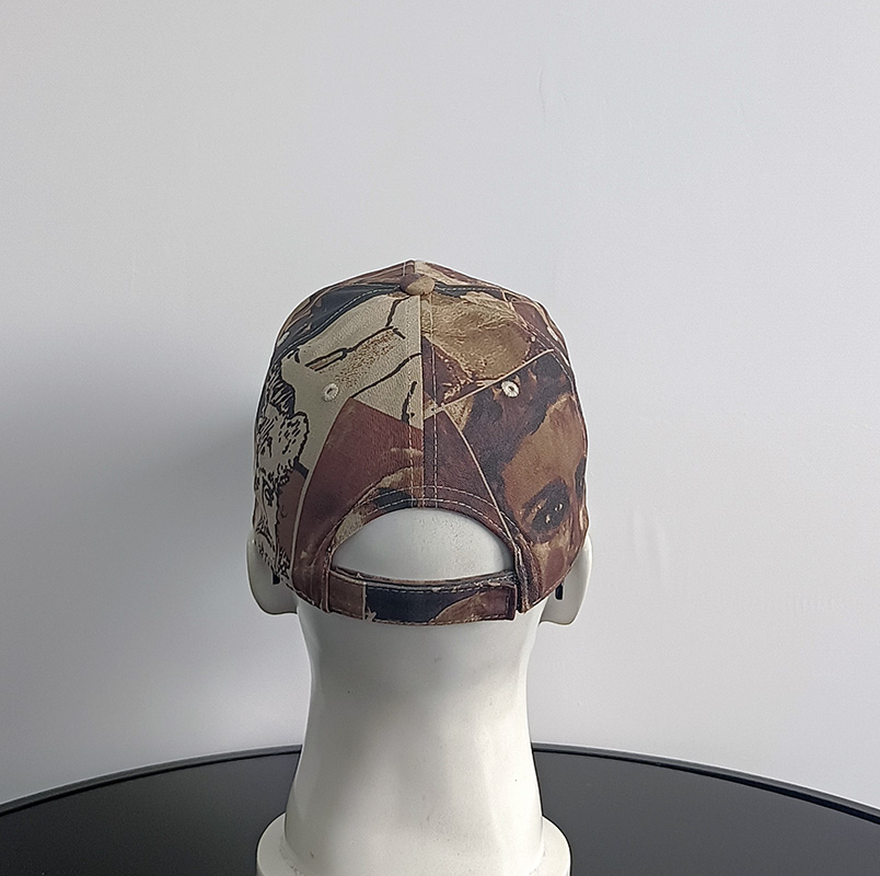 Daewen# baseball cap with brown-toned vintage portrait patterns