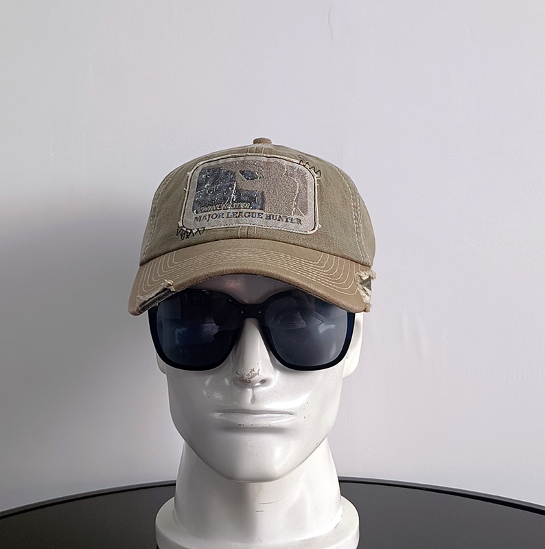 Daewen# washed cap with patch decoration and logo strap at the back