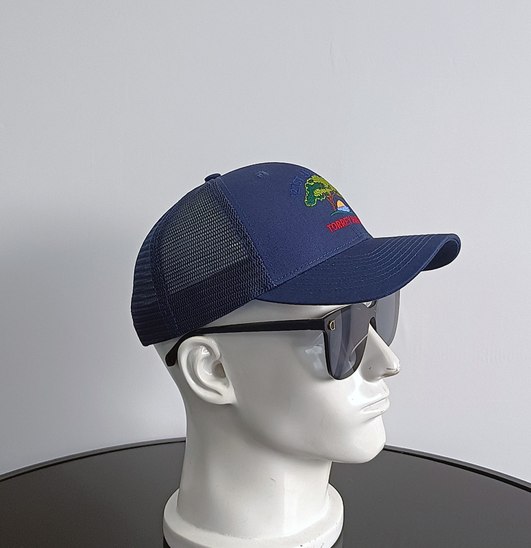 Daewen# trucker cap with embroidery and mesh back