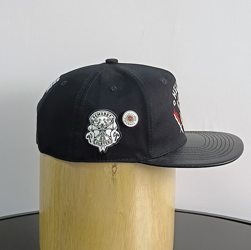 Daewen# snapback cap with embroidery patch and plastic buckle label