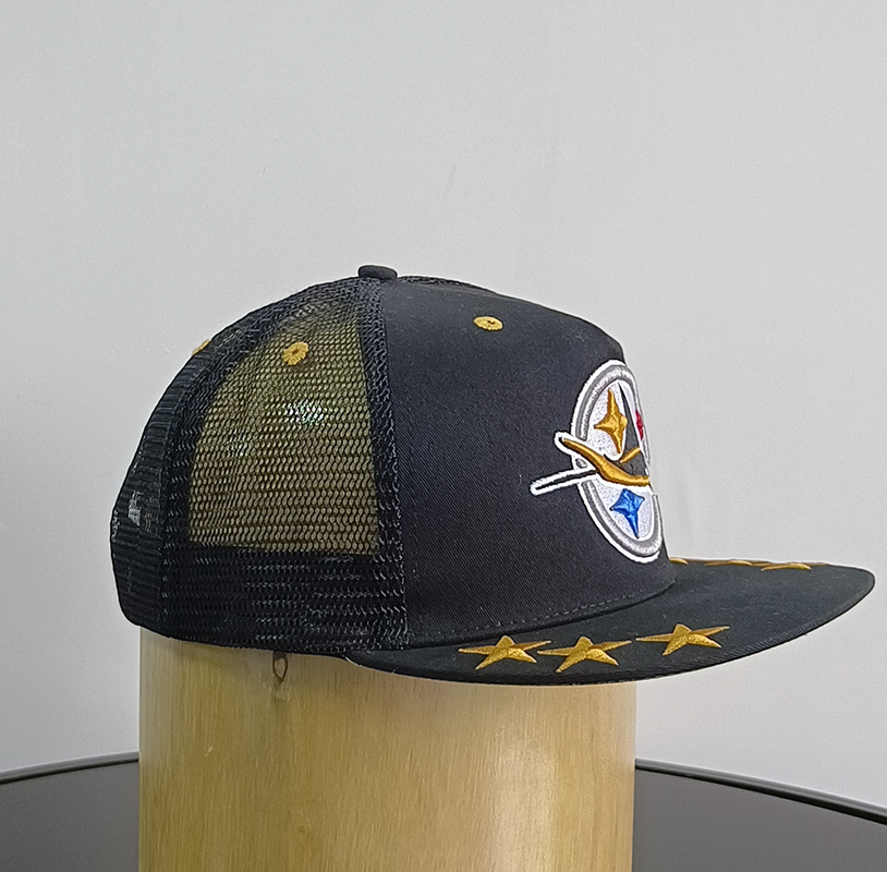Daewen# snapback cap with flat embroidery in visor and mesh back