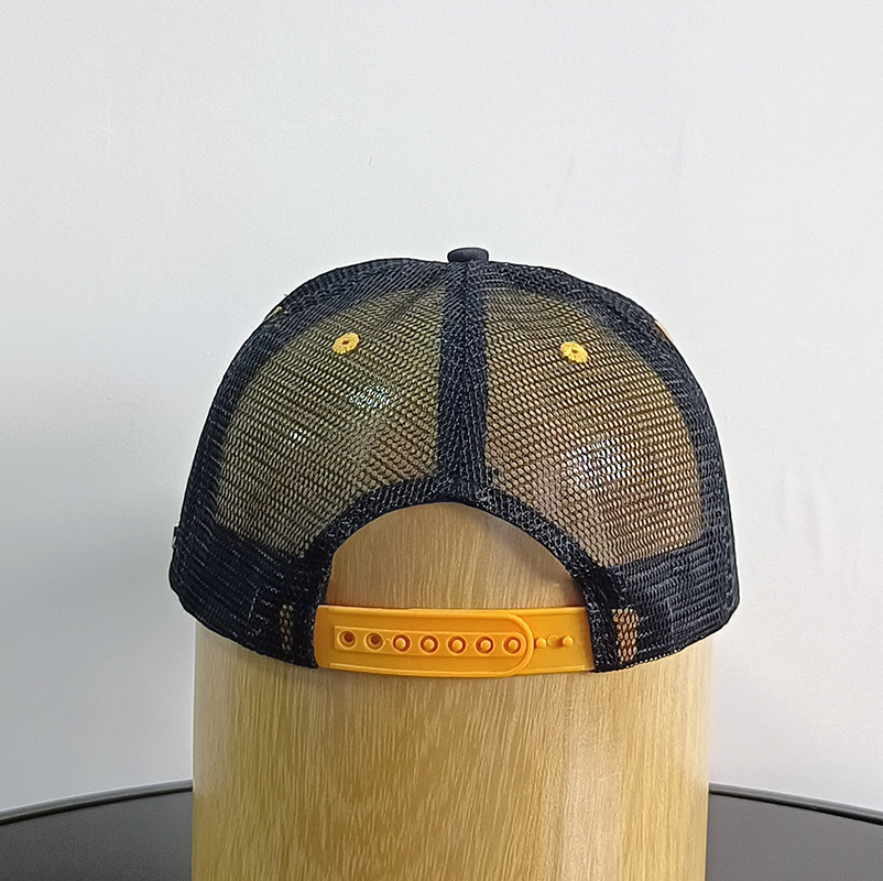 Daewen# snapback cap with flat embroidery in visor and mesh back