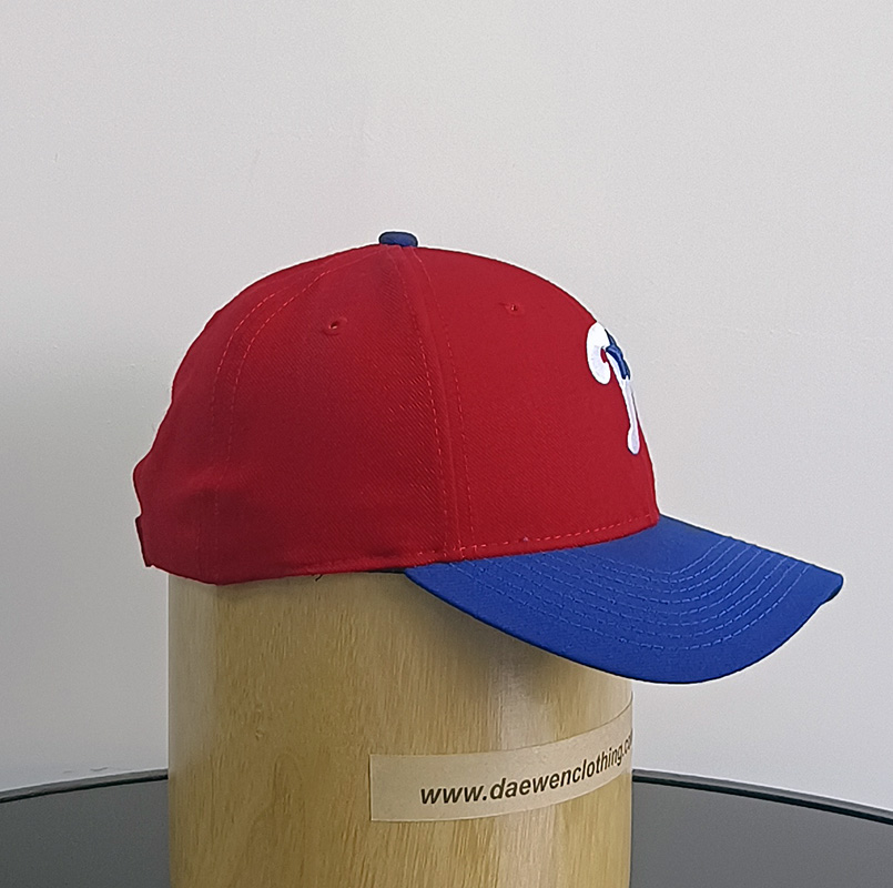 Daewen# baseball cap with embroidery and velcro back