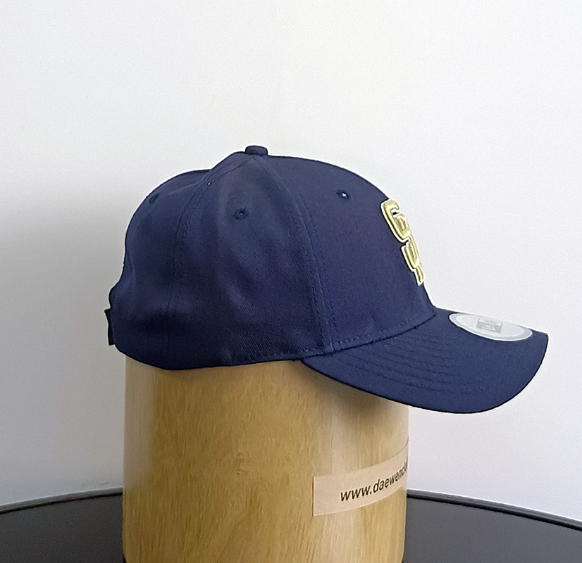 Daewen# baseball cap with embroidery and velcro back