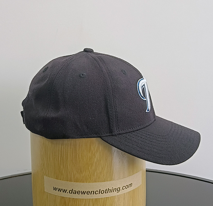 Daewen# baseball cap with embroidery and velcro back