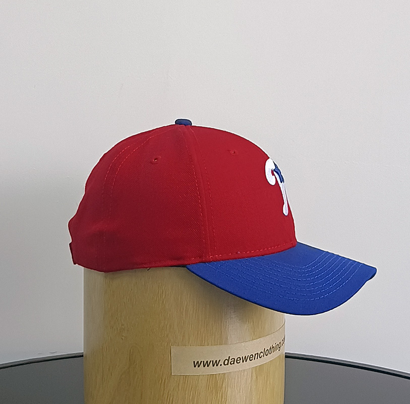 Daewen# baseball cap with embroidery and velcro back