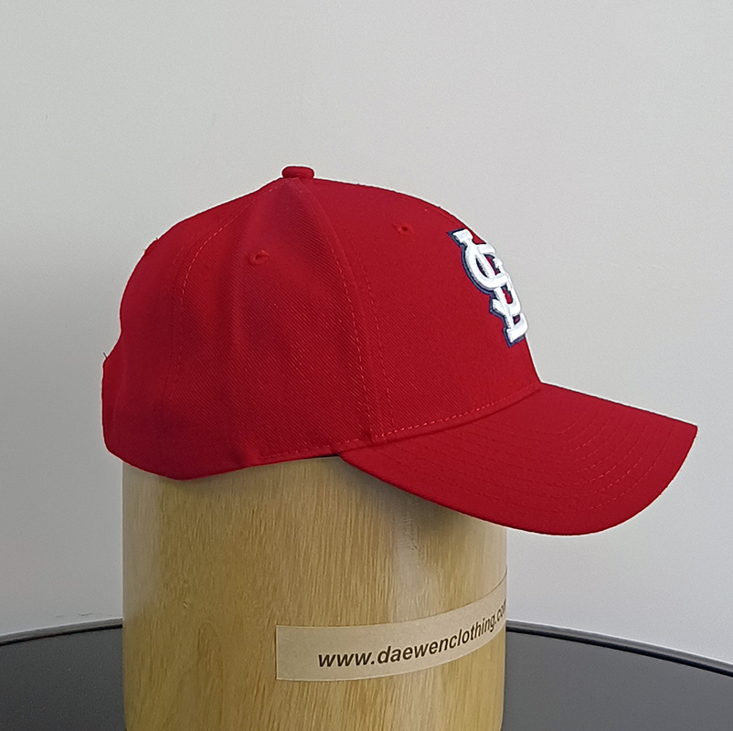 Daewen# baseball cap with embroidery and velcro back