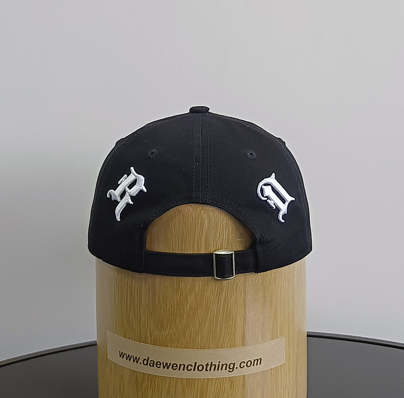 Daewen# baseball cap with embroidery and copper buckle