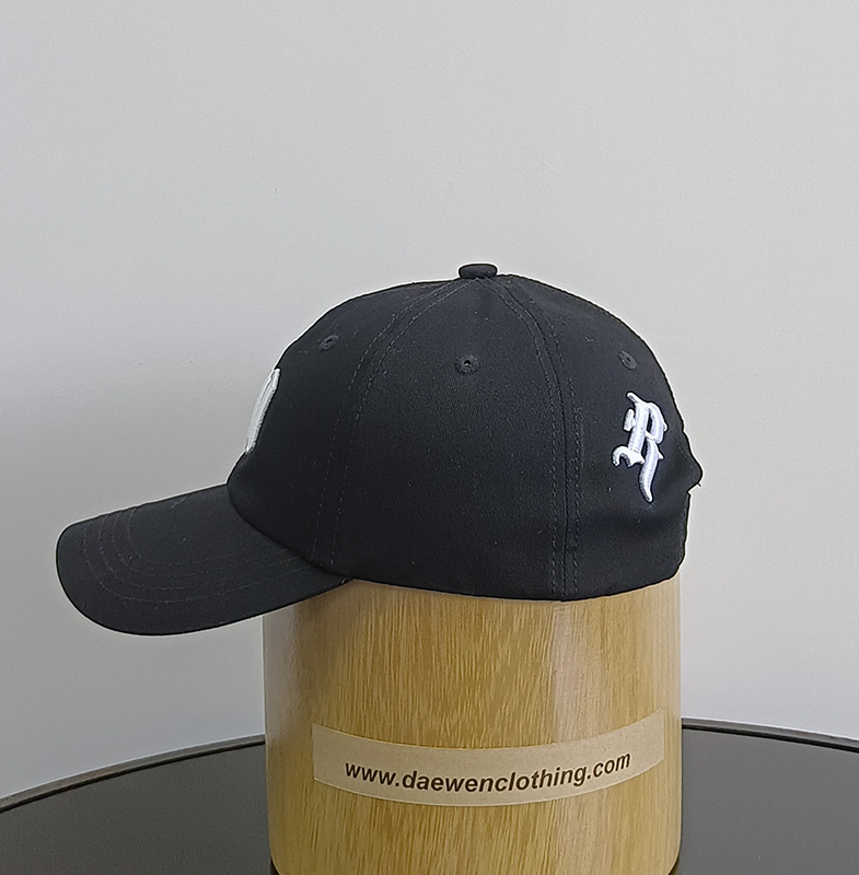 Daewen# baseball cap with embroidery and copper buckle
