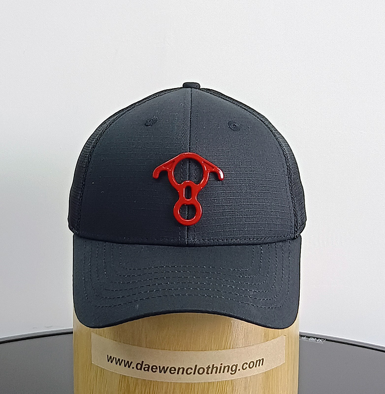 Daewen# trucker cap with metal patch and mesh back