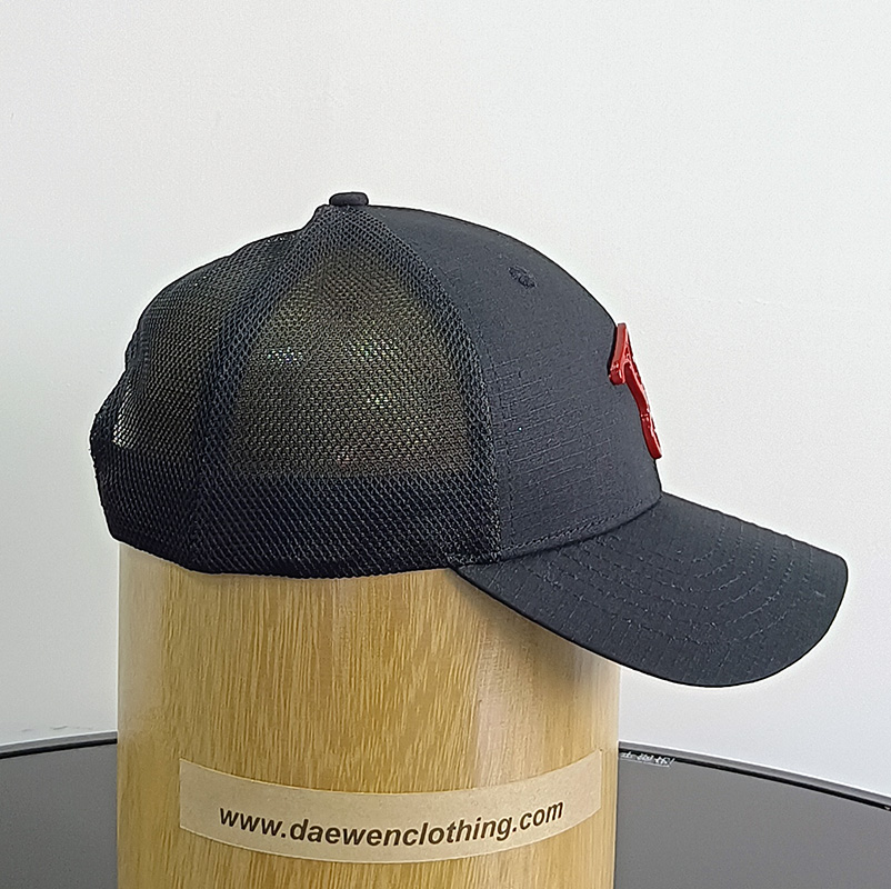 Daewen# trucker cap with metal patch and mesh back
