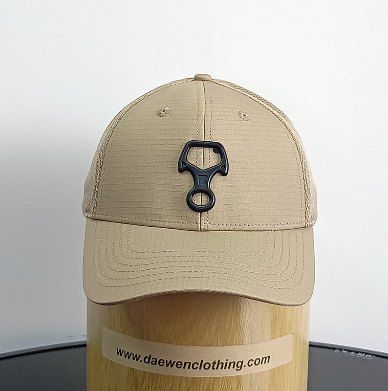 Daewen# trucker cap with metal patch and mesh back