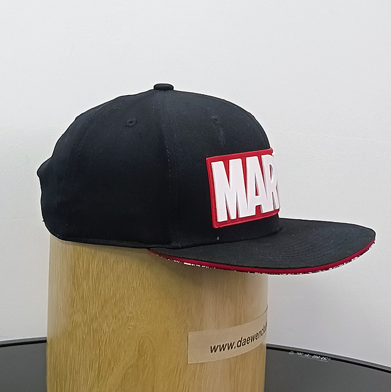 Daewen# snapback cap with rubber pacth
